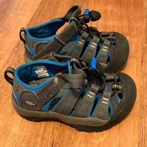 Keen Toddler Size 8 Charcoal and Teal Water Shoes